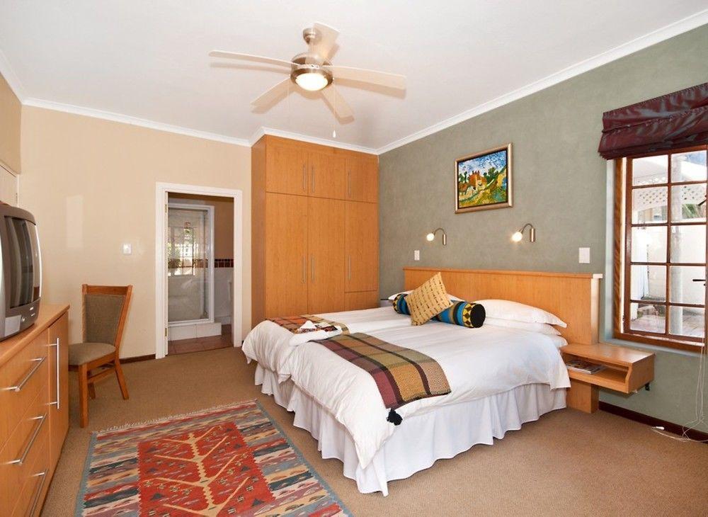 Cape Flame Guest House Порт Елизабет Екстериор снимка