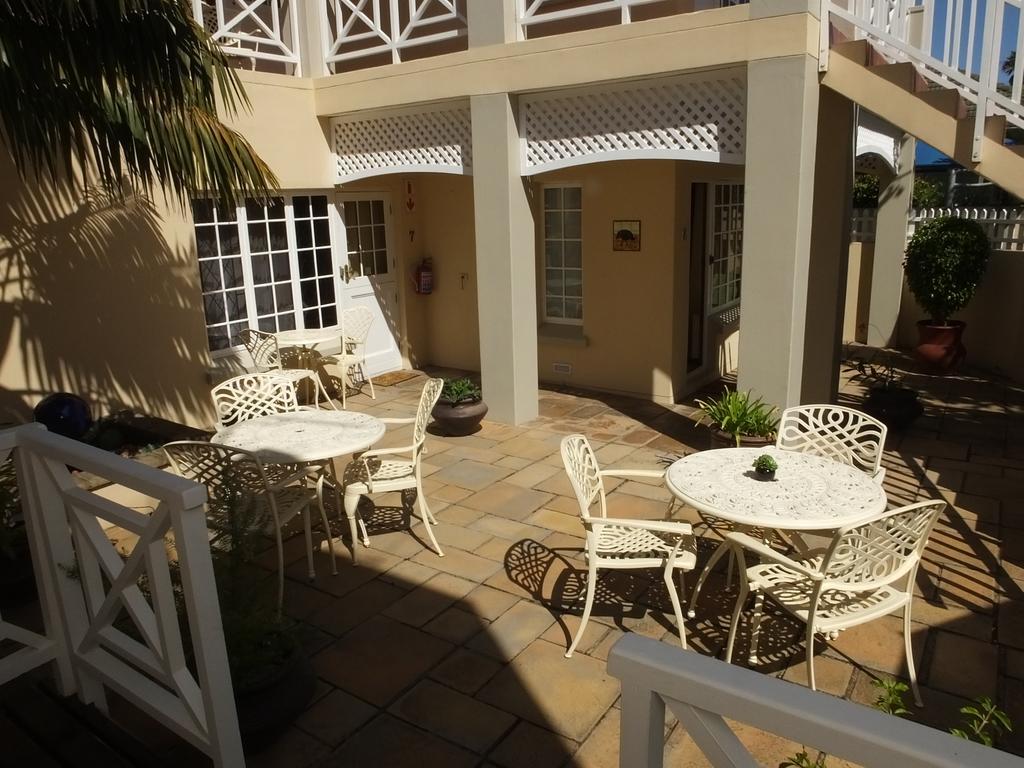 Cape Flame Guest House Порт Елизабет Екстериор снимка