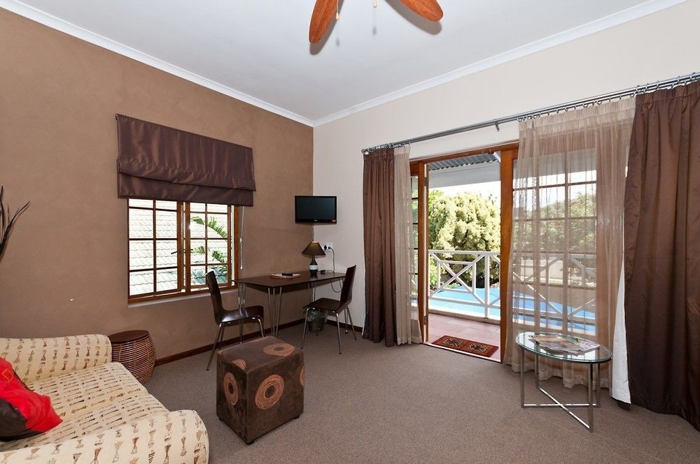 Cape Flame Guest House Порт Елизабет Екстериор снимка