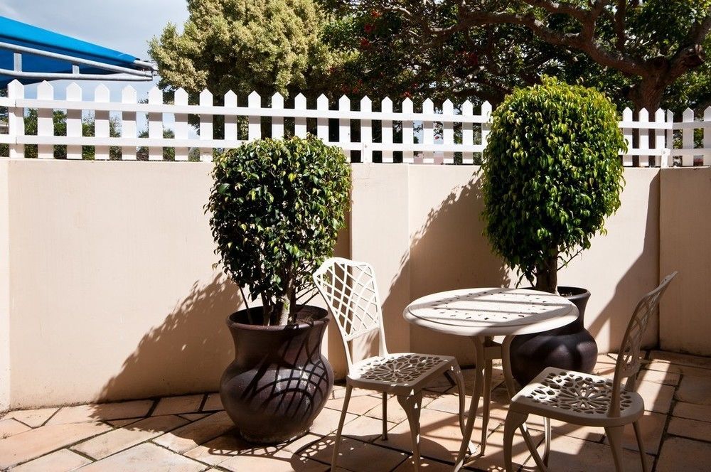 Cape Flame Guest House Порт Елизабет Екстериор снимка