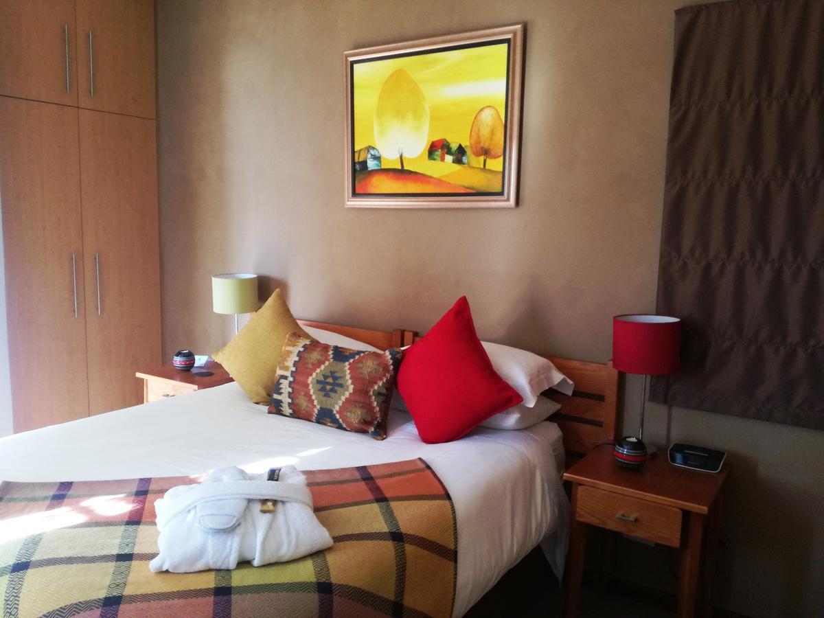 Cape Flame Guest House Порт Елизабет Екстериор снимка