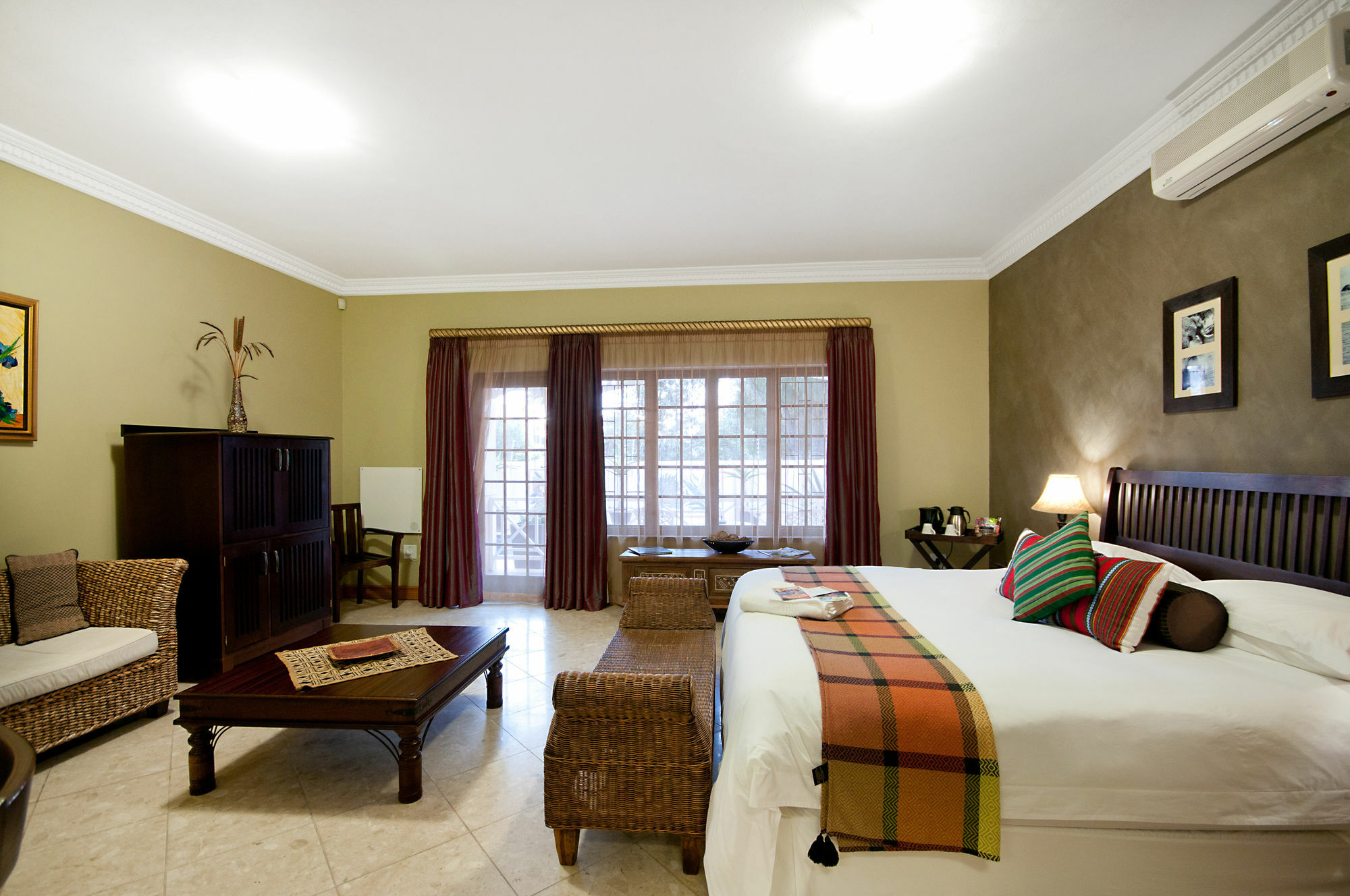 Cape Flame Guest House Порт Елизабет Екстериор снимка
